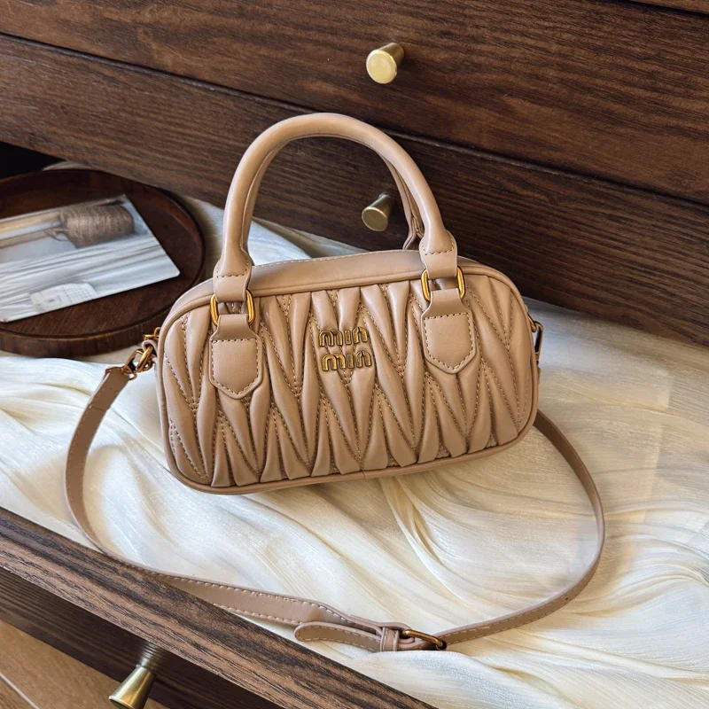 Luxury Lifestyle Us - Women Luxury High End Leather Elegant