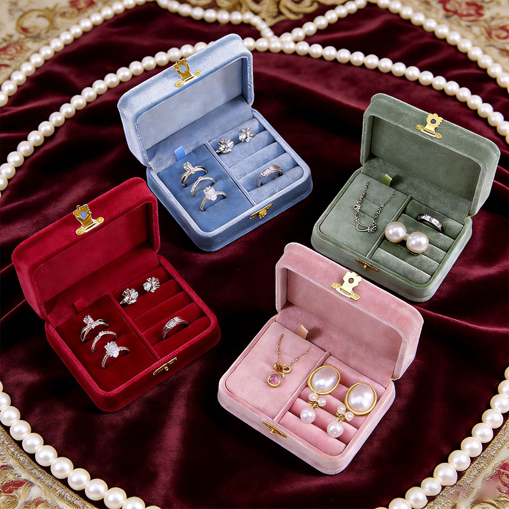 Velvet Jewelry Box - Personalized velvet jewelry box,equipped with waist